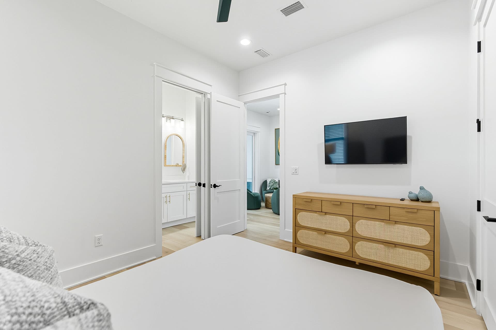 Lilly's Pad - Image 21