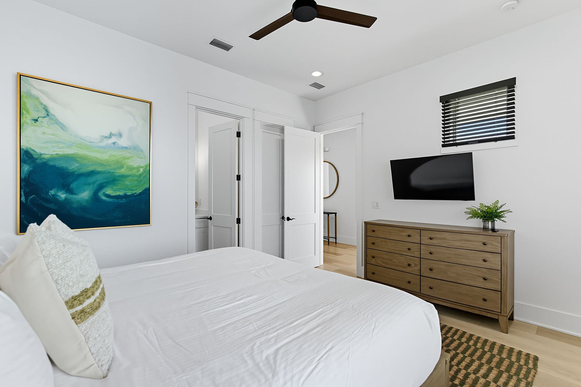 Lilly's Pad - Image 25