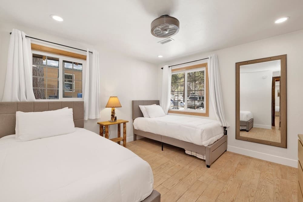 Lily's Bear Cabin #2544 - Image 13