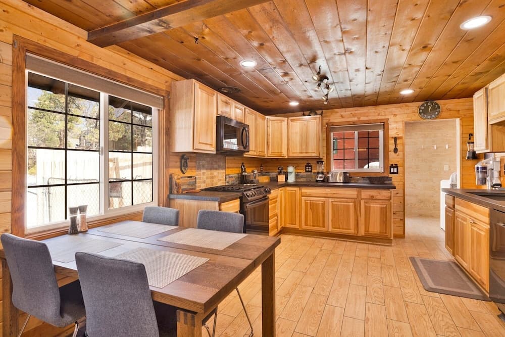 Lily's Bear Cabin #2544 - Image 5