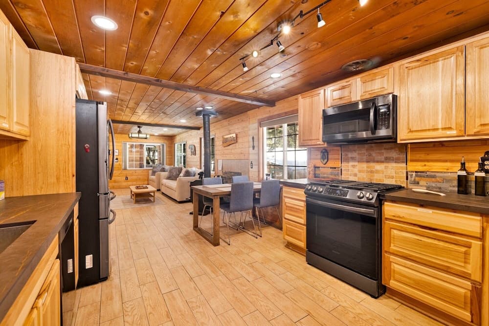 Lily's Bear Cabin #2544 - Image 11