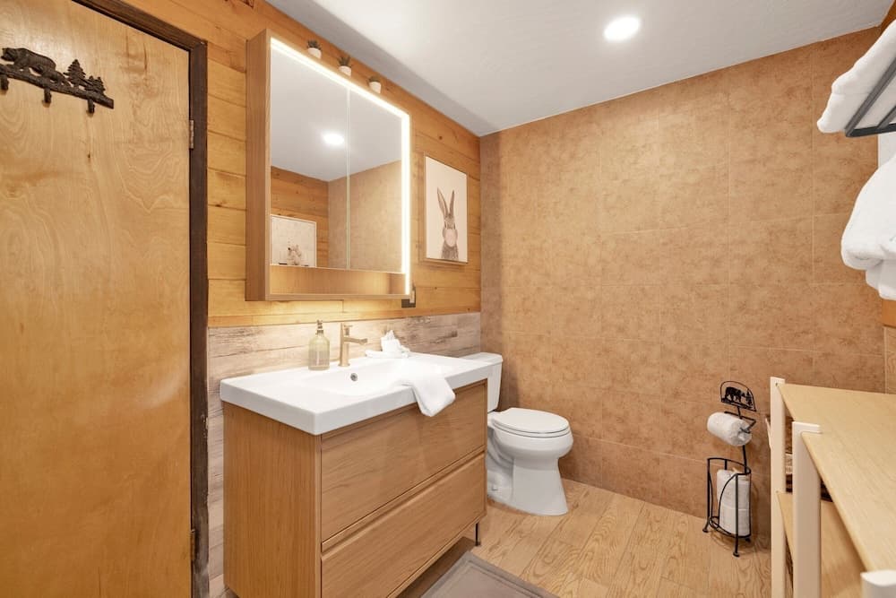 Lily's Bear Cabin #2544 - Image 16