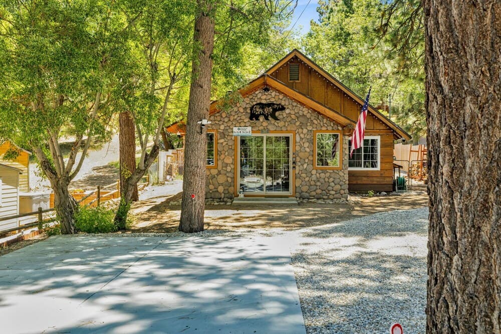 Lily's Bear Cabin #2544 - Image 26