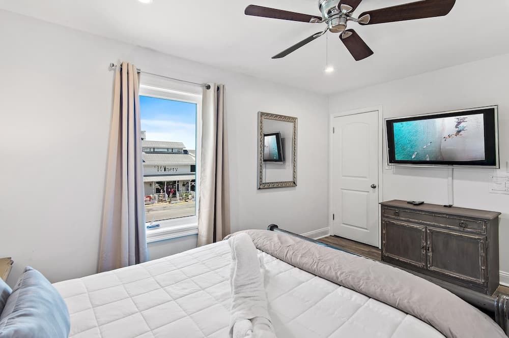 Little House on the Beach - Image 6