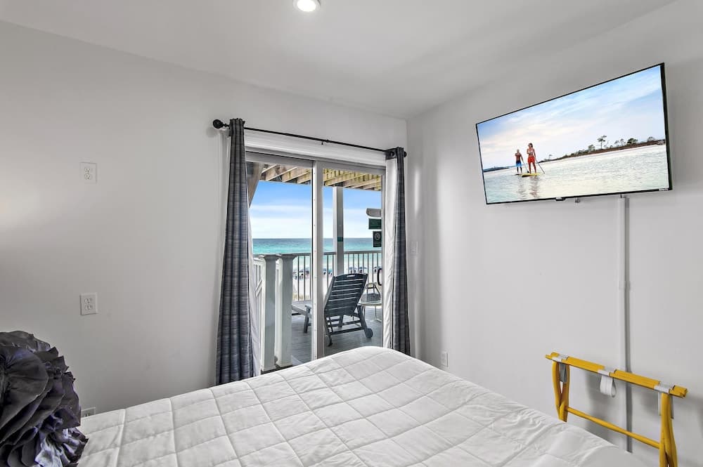 Little House on the Beach - Image 8