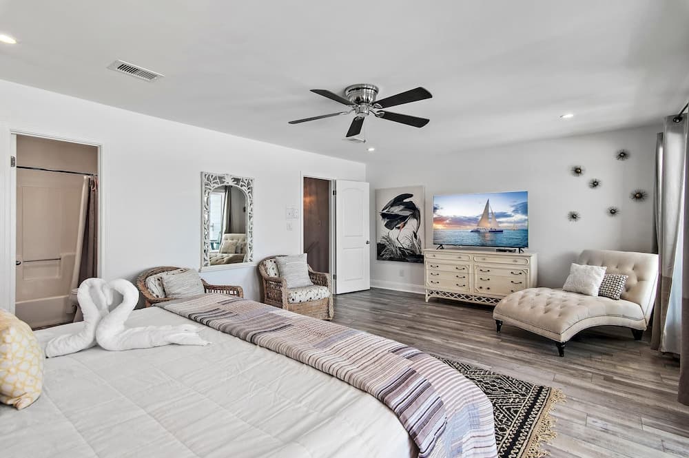 Little House on the Beach - Image 9