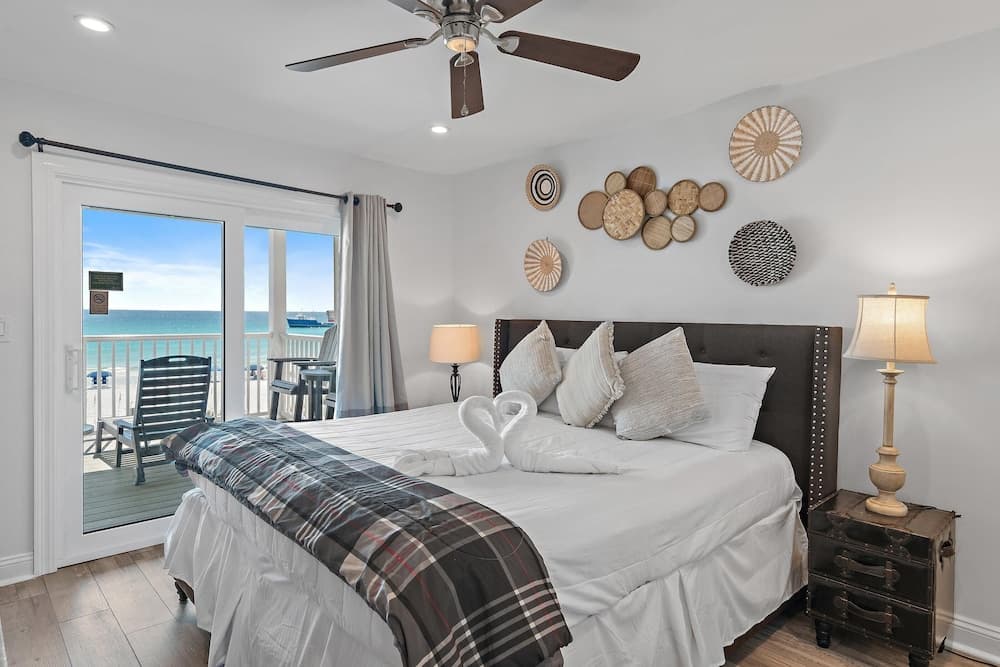 Little House on the Beach - Image 16