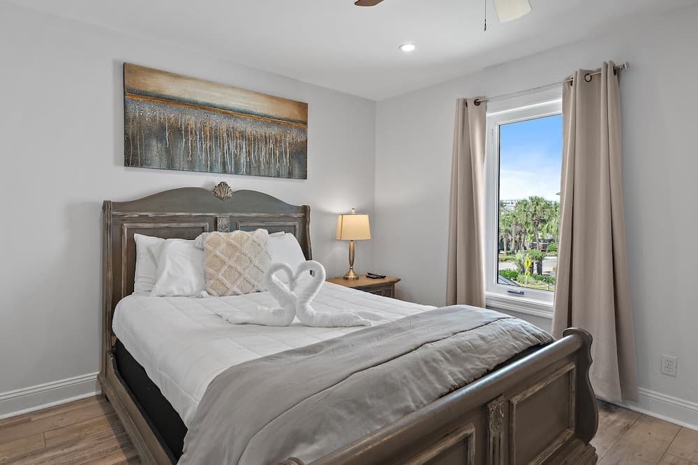 Little House on the Beach - Image 18