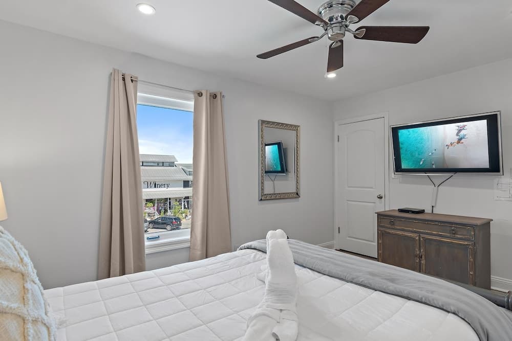 Little House on the Beach - Image 20