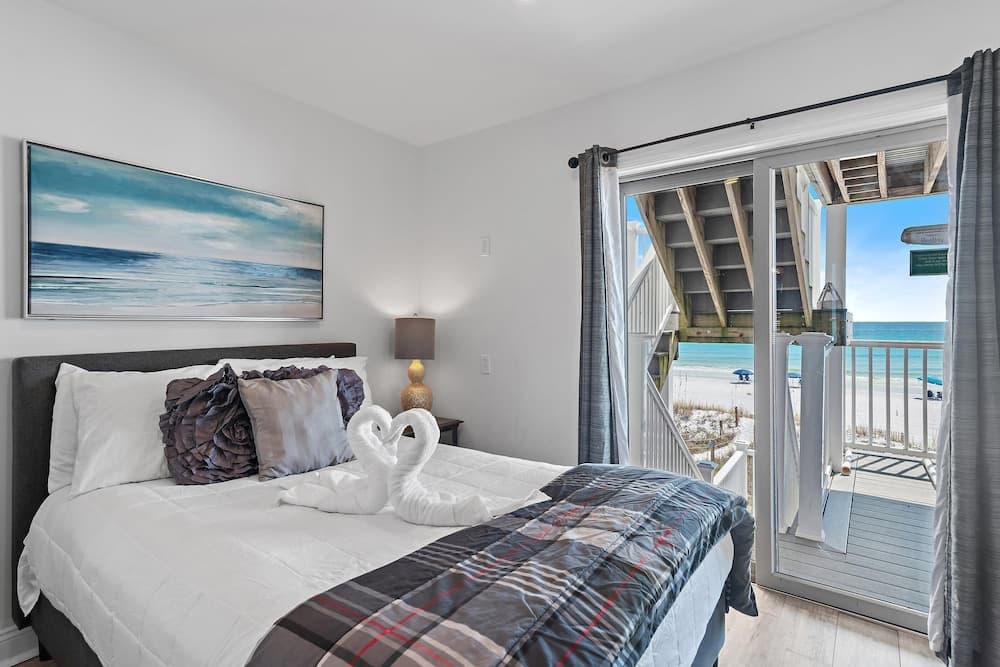 Little House on the Beach - Image 21