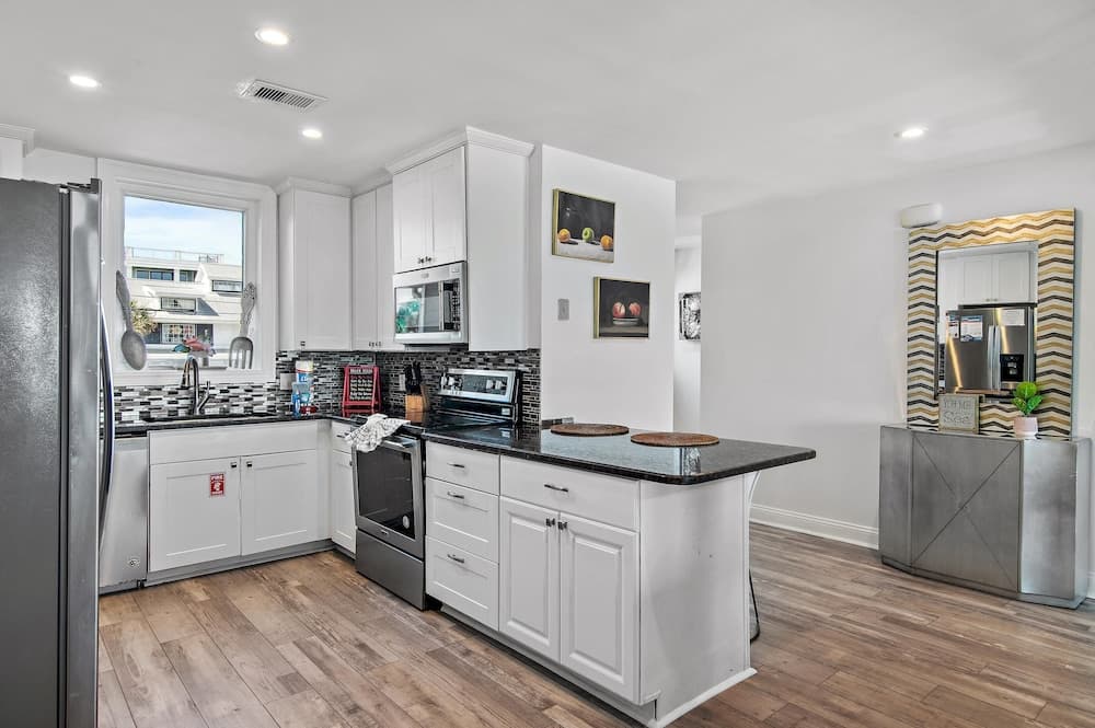 Little House on the Beach - Image 24