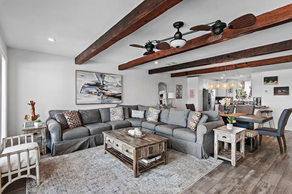 Little House on the Beach - Image 29