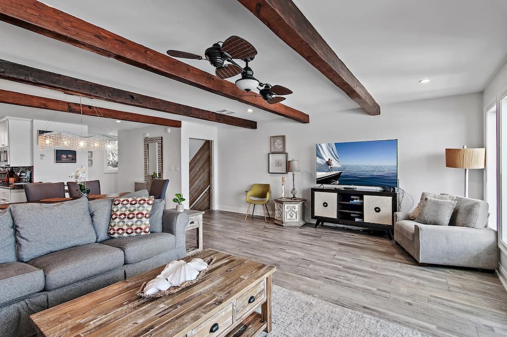 Little House on the Beach - Image 30