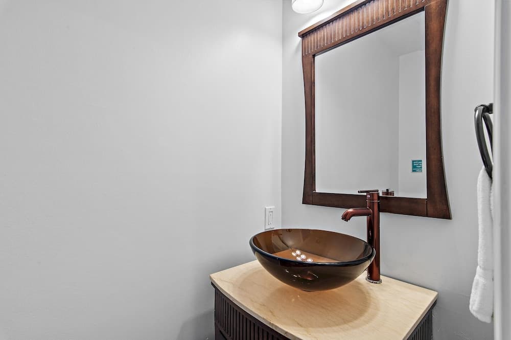 Little House on the Beach - Image 40