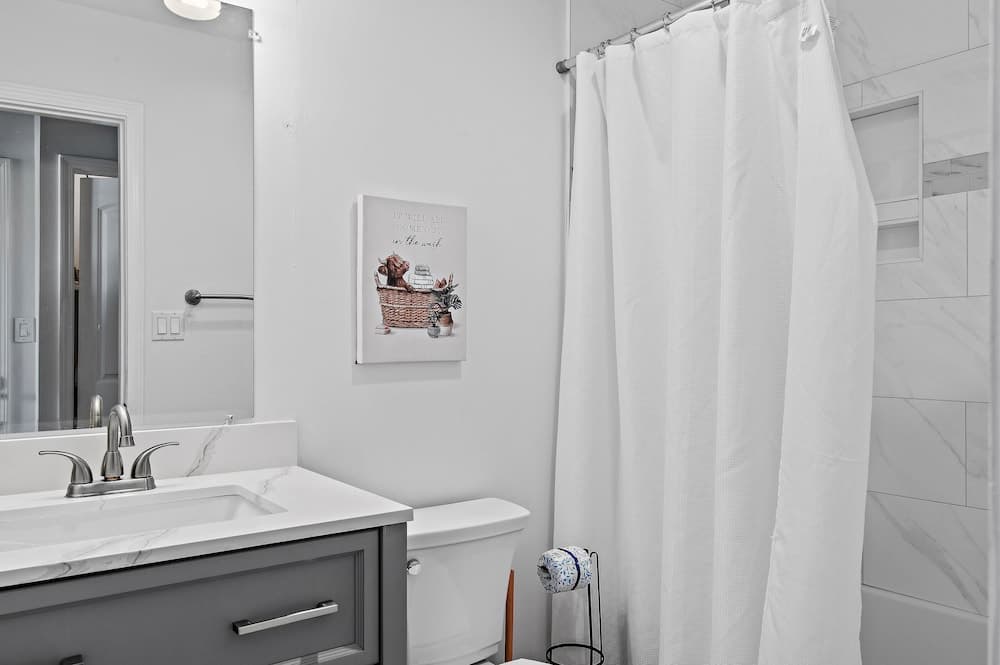 Little House on the Beach - Image 41