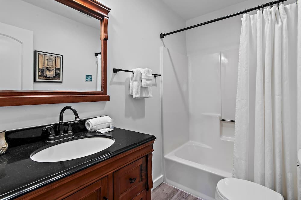 Little House on the Beach - Image 43