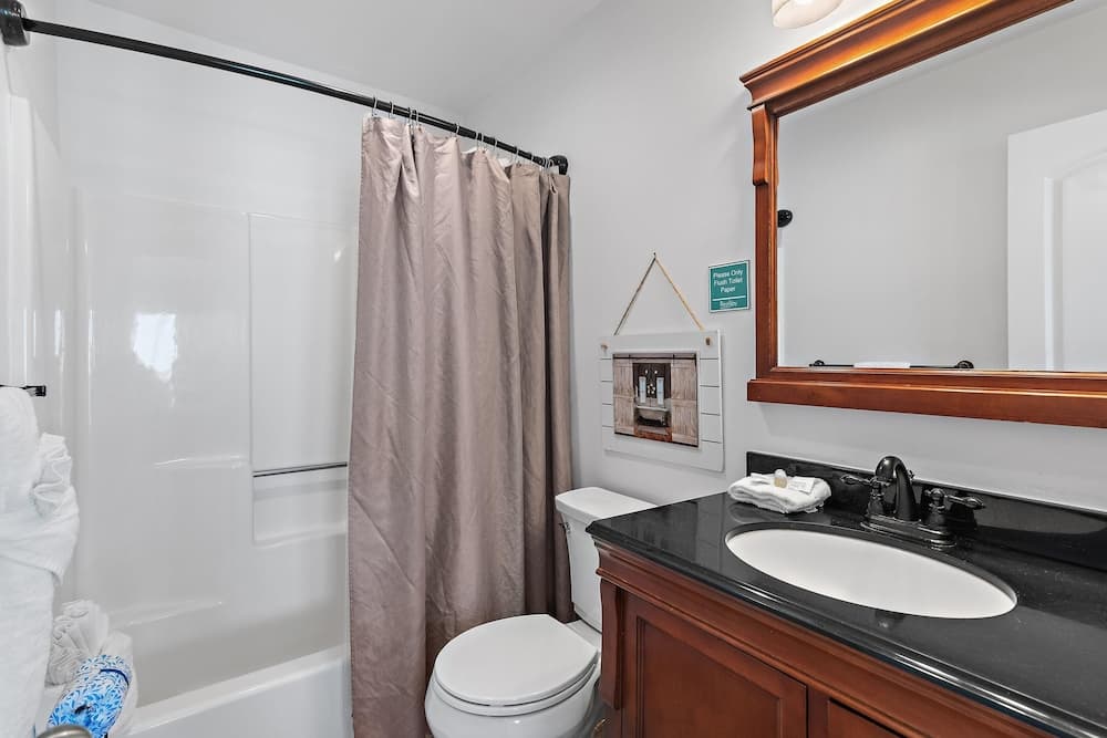 Little House on the Beach - Image 44