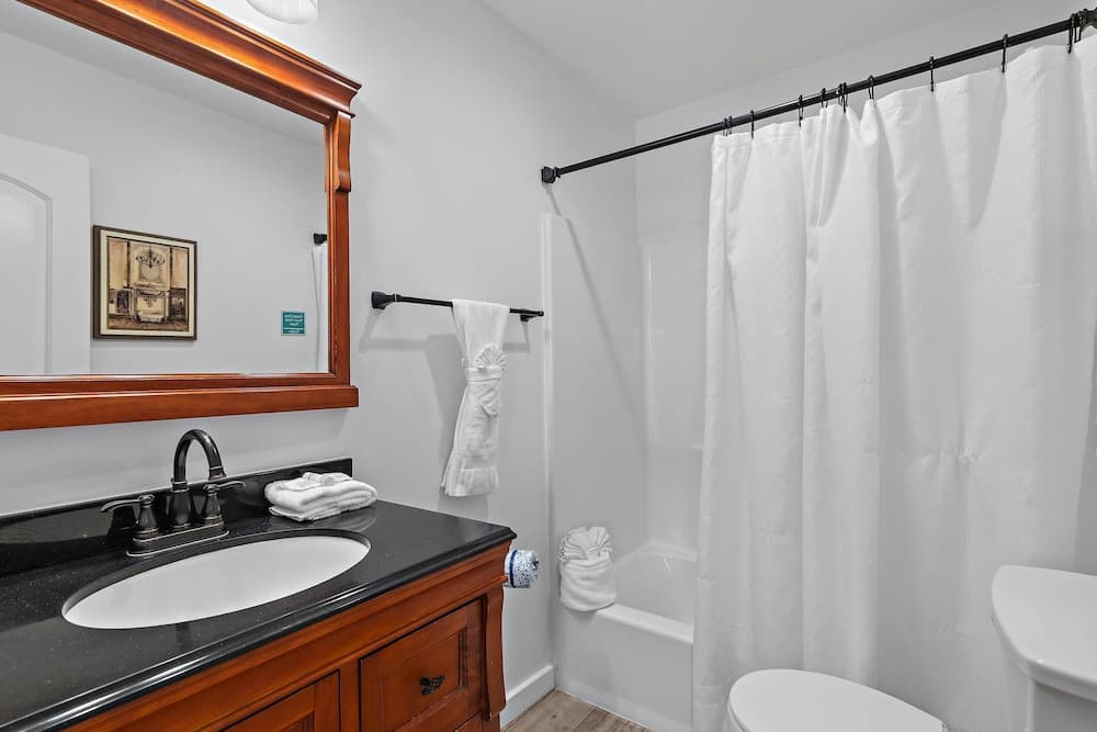 Little House on the Beach - Image 45