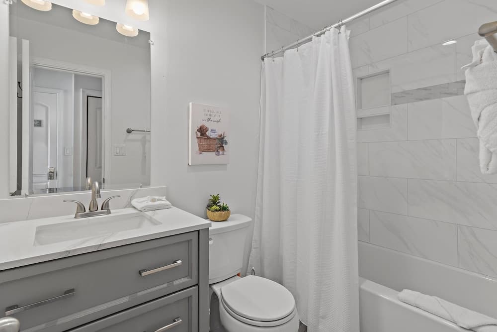 Little House on the Beach - Image 48