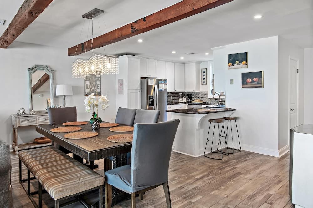 Little House on the Beach - Image 5