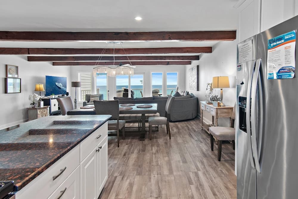 Little House on the Beach - Image 60