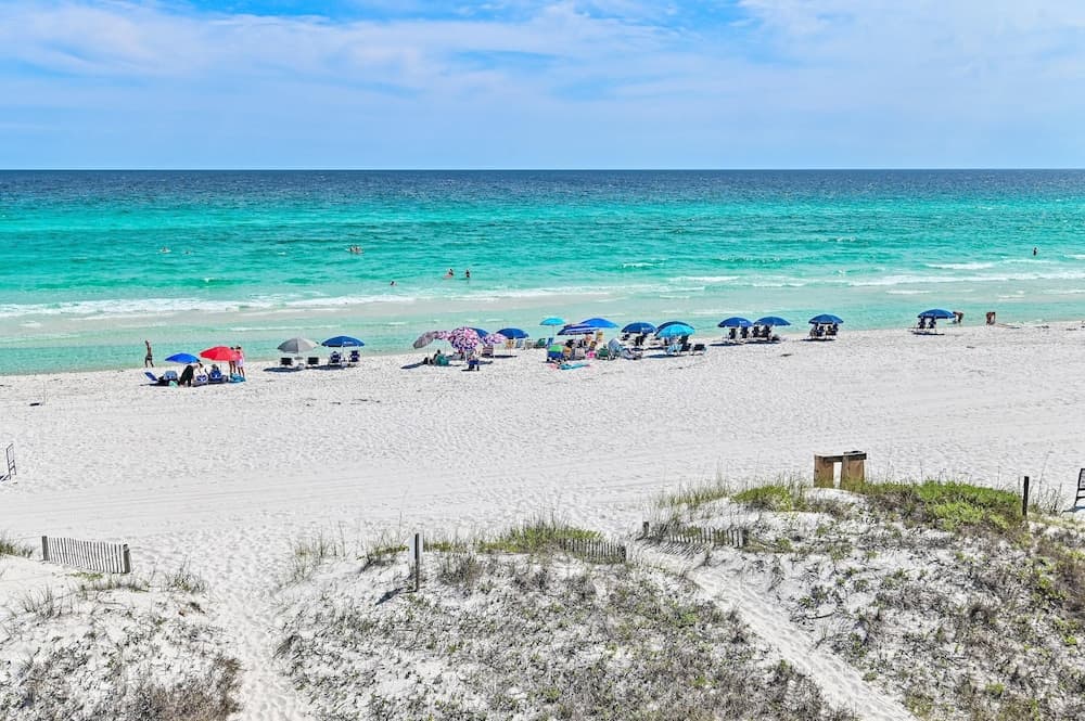 Little House on the Beach - Image 74