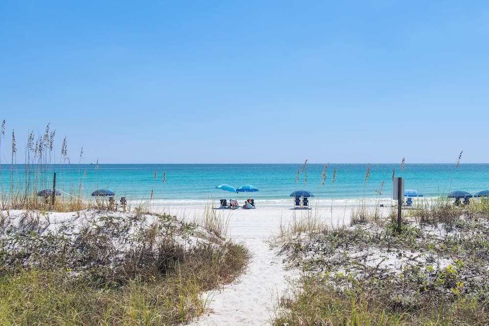 Little House on the Beach - Image 81