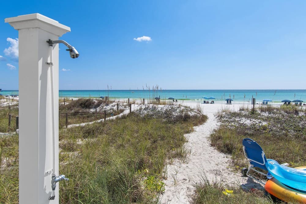 Little House on the Beach - Image 82