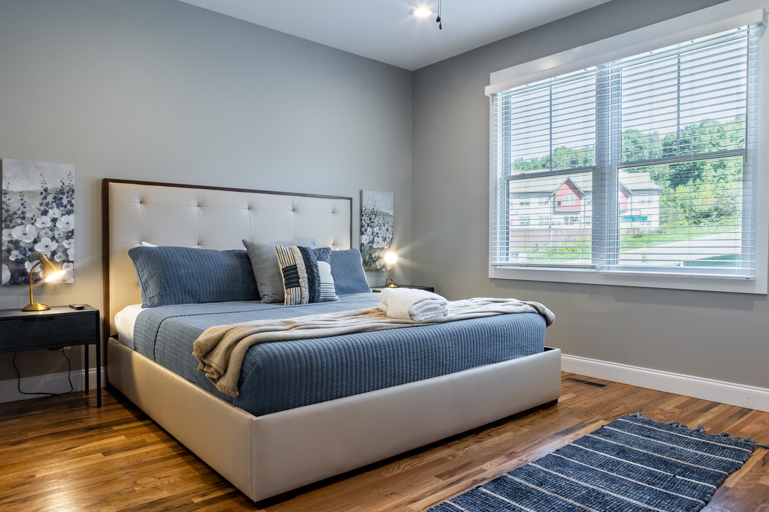 Little Sparrow - Image 44