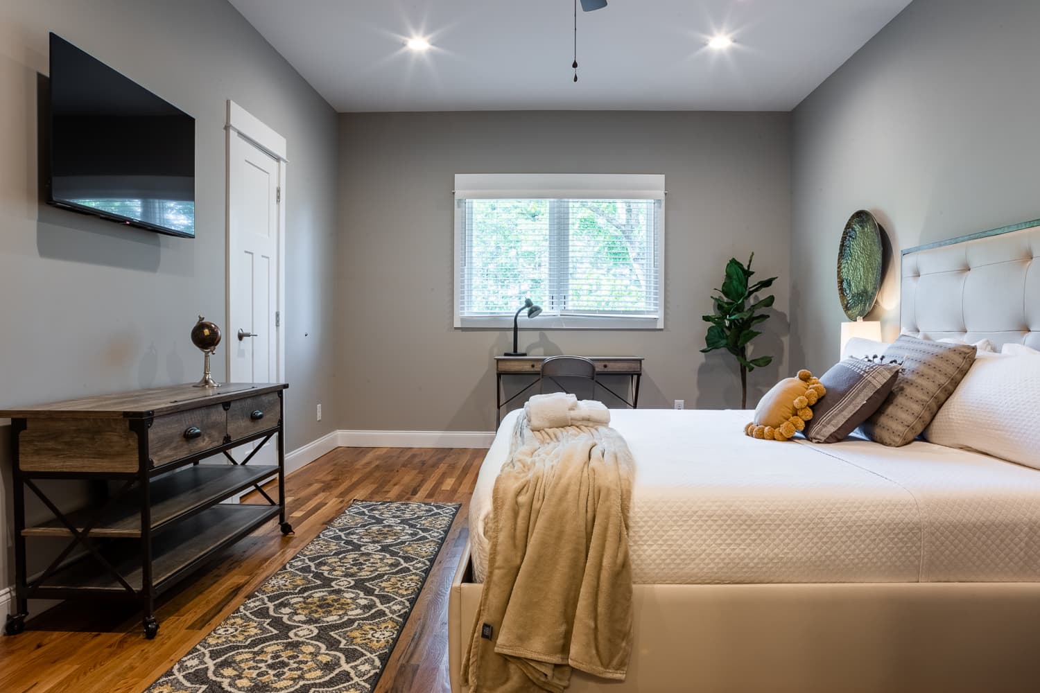 Little Sparrow - Image 32