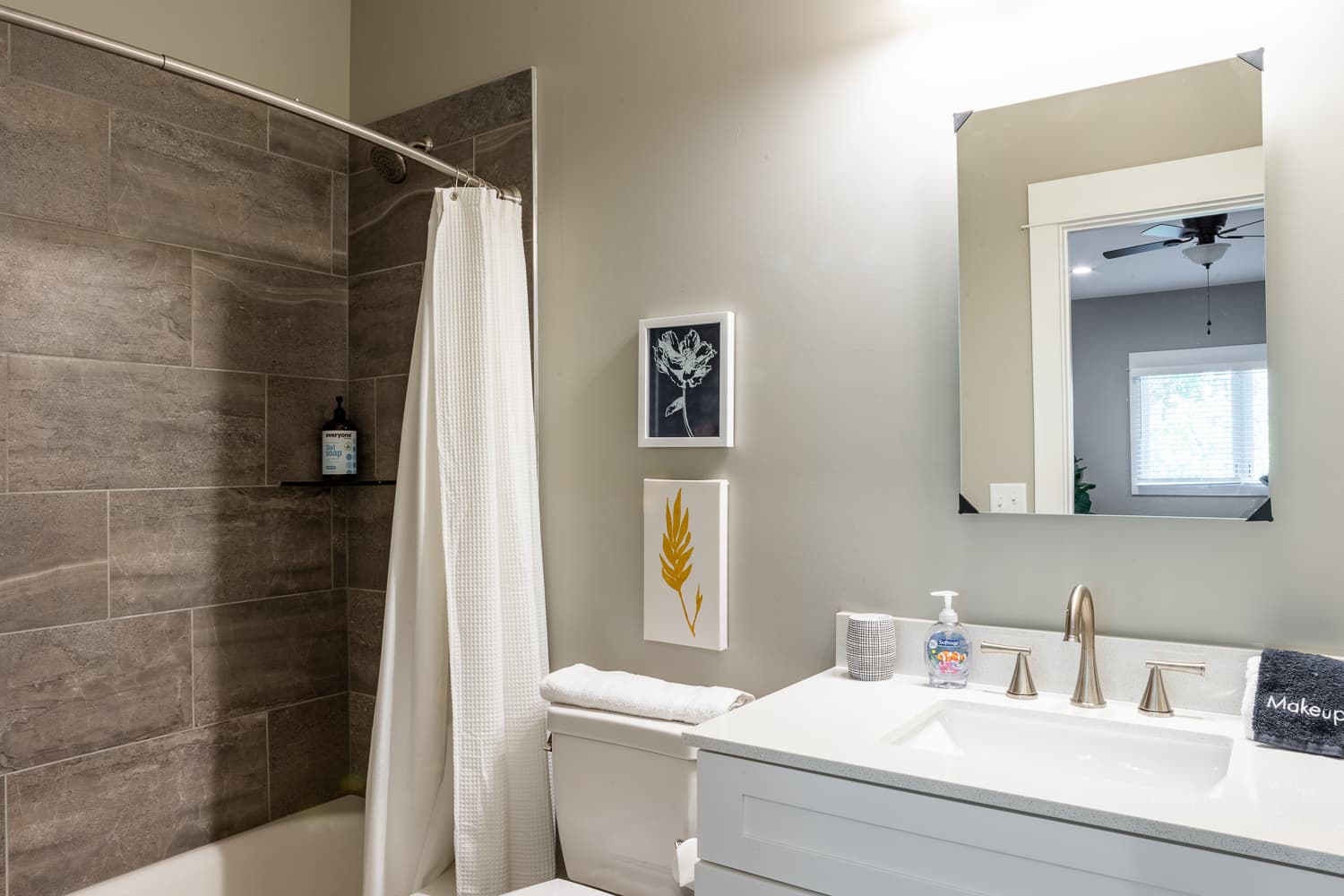 Little Sparrow - Image 34