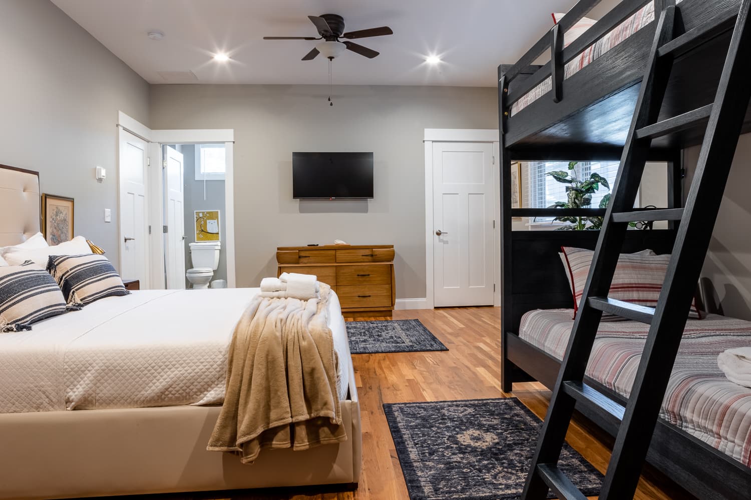 Little Sparrow - Image 38