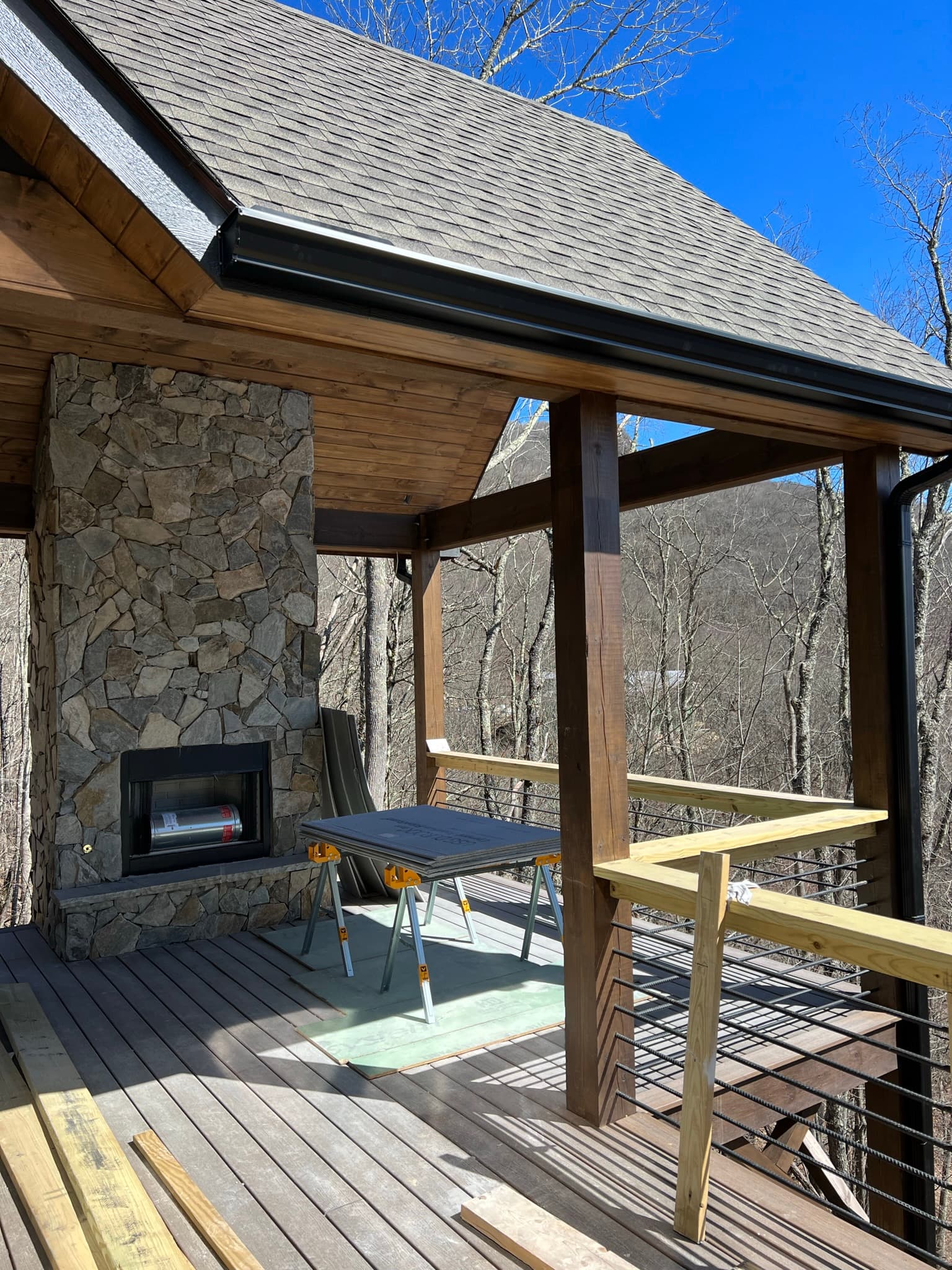 Livin' Lodge - Image 5