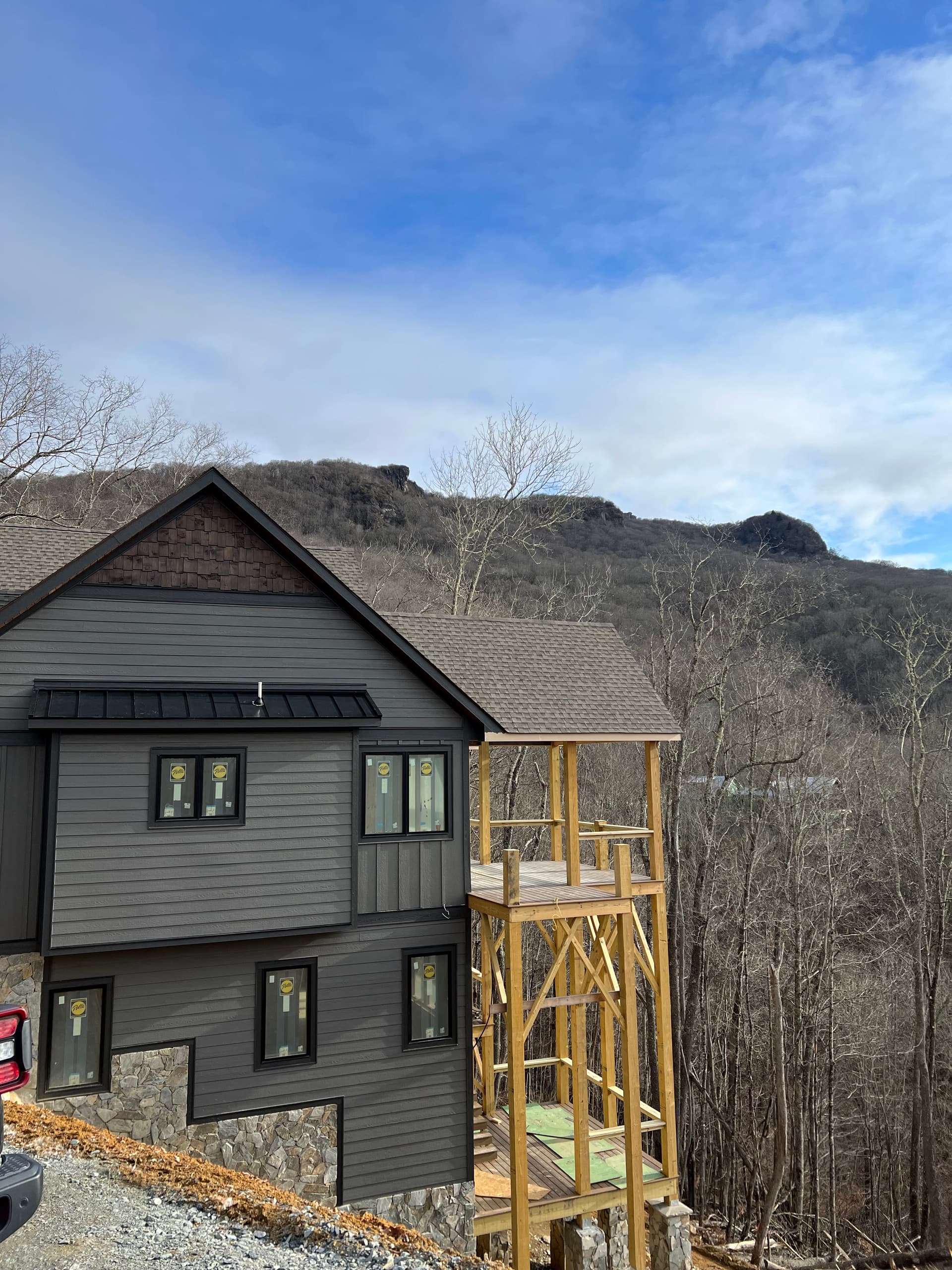 Livin' Lodge - Image 11