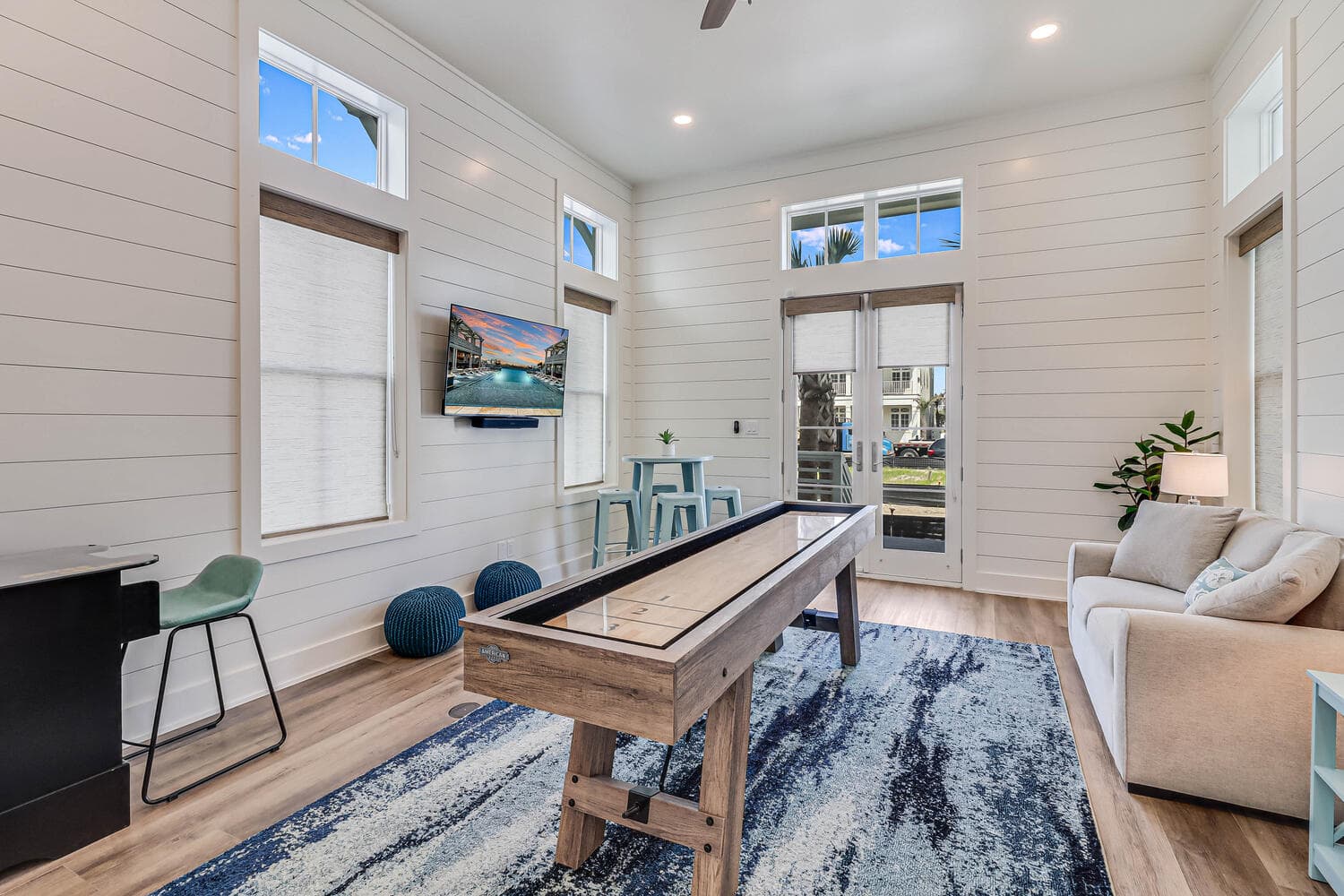 Livin' the Dream - Image 49