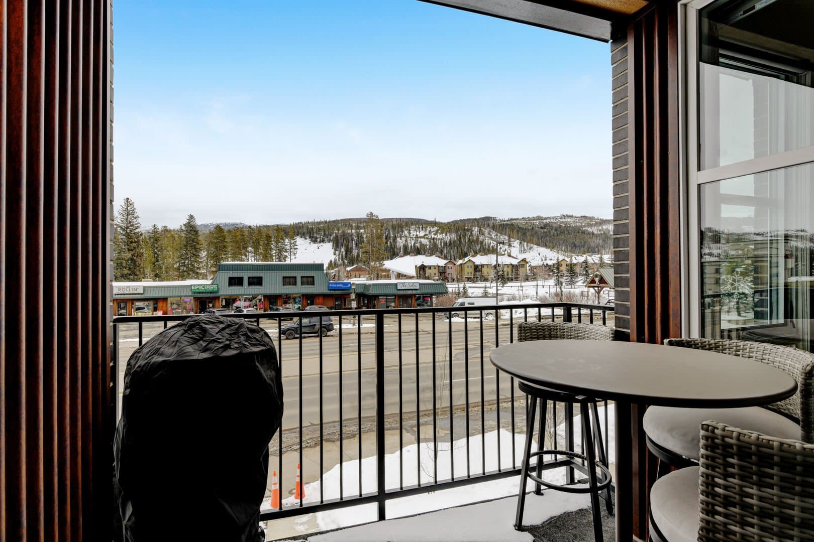 Arrow Luxury Loft #219 - Image 11