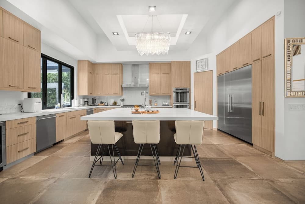 Louise Modern - Image 13