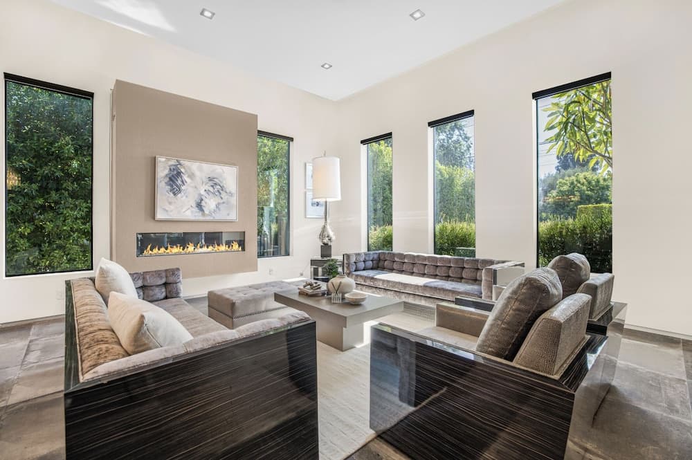 Louise Modern - Image 4