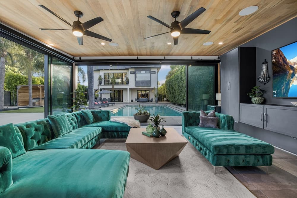 Louise Modern - Image 3