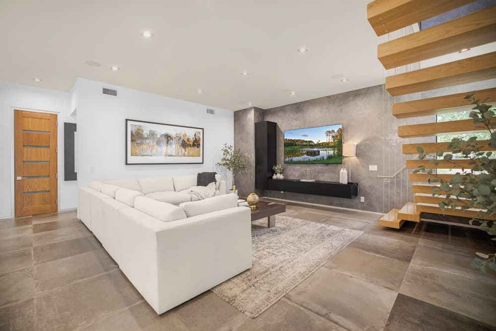 Louise Modern - Image 15