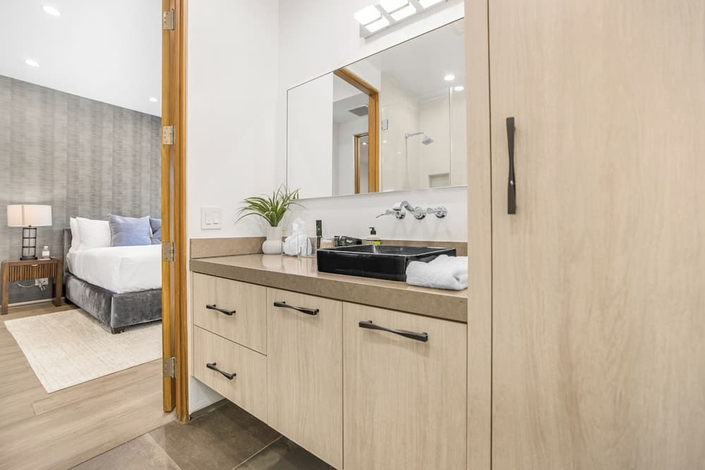 Louise Modern - Image 18