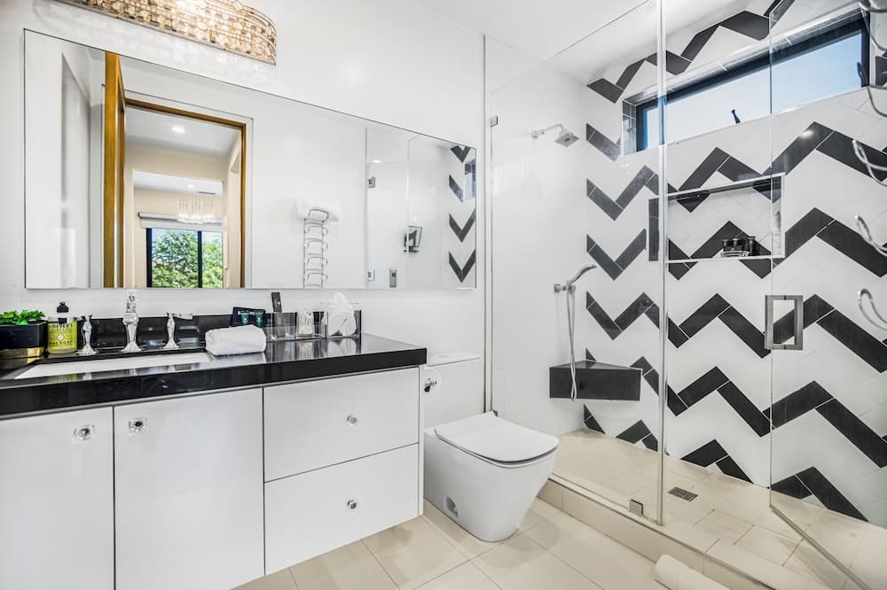 Louise Modern - Image 20