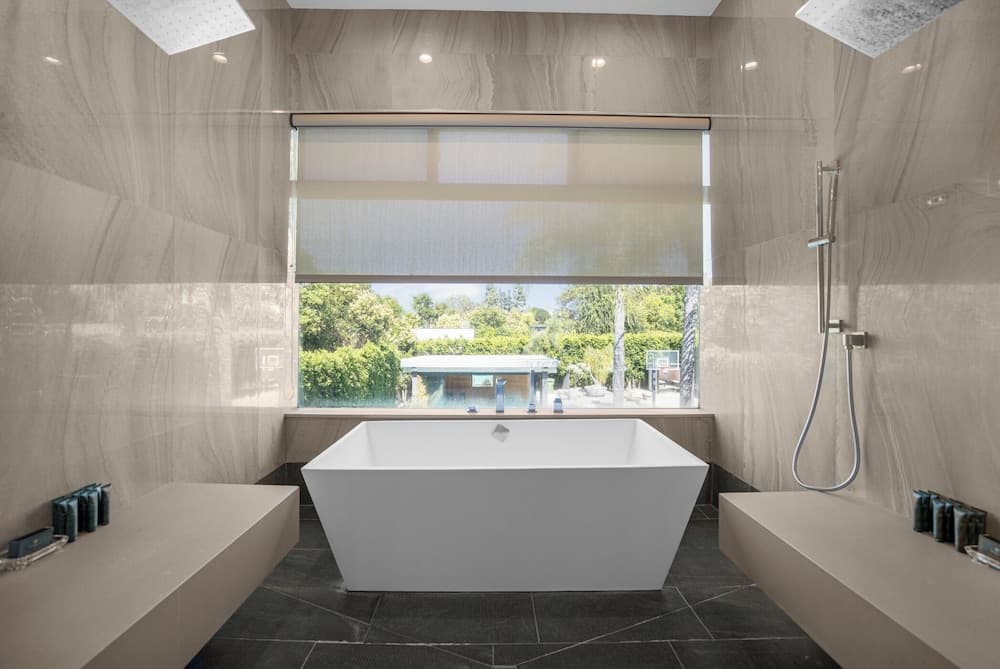 Louise Modern - Image 21