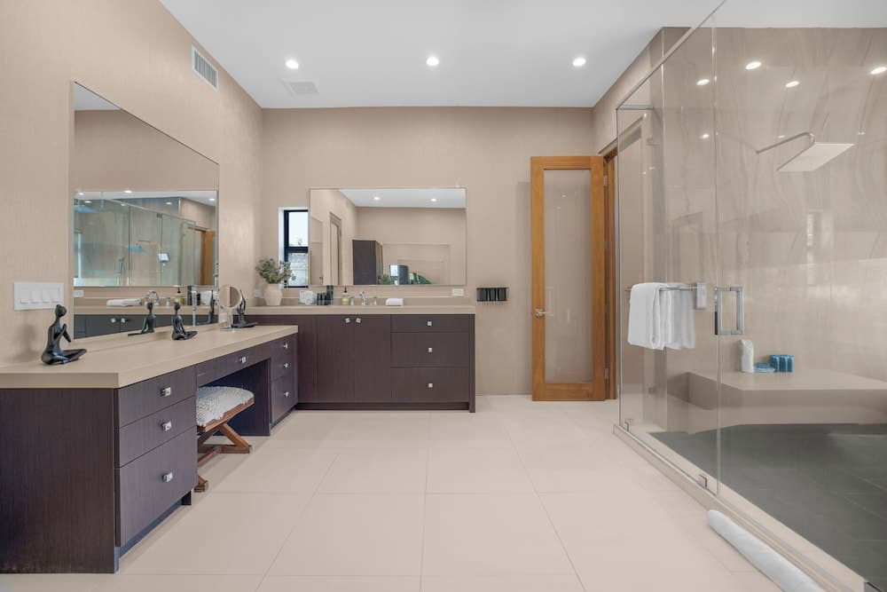 Louise Modern - Image 29