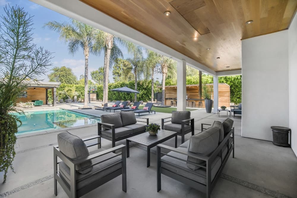 Louise Modern - Image 35