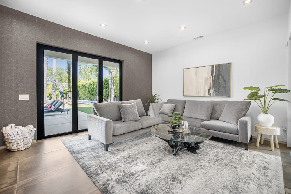 Louise Modern - Image 45