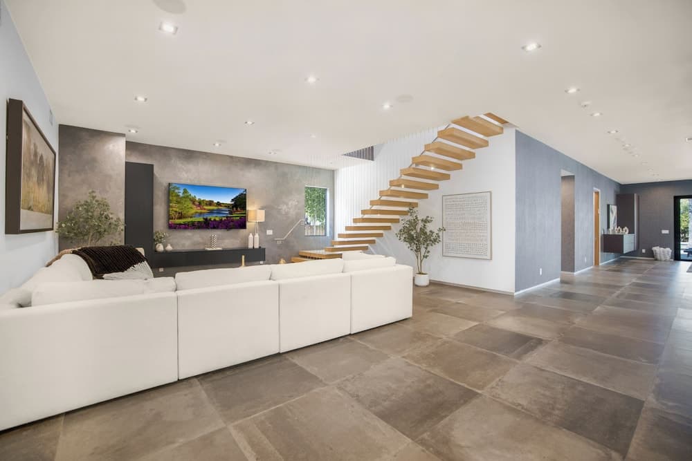 Louise Modern - Image 51