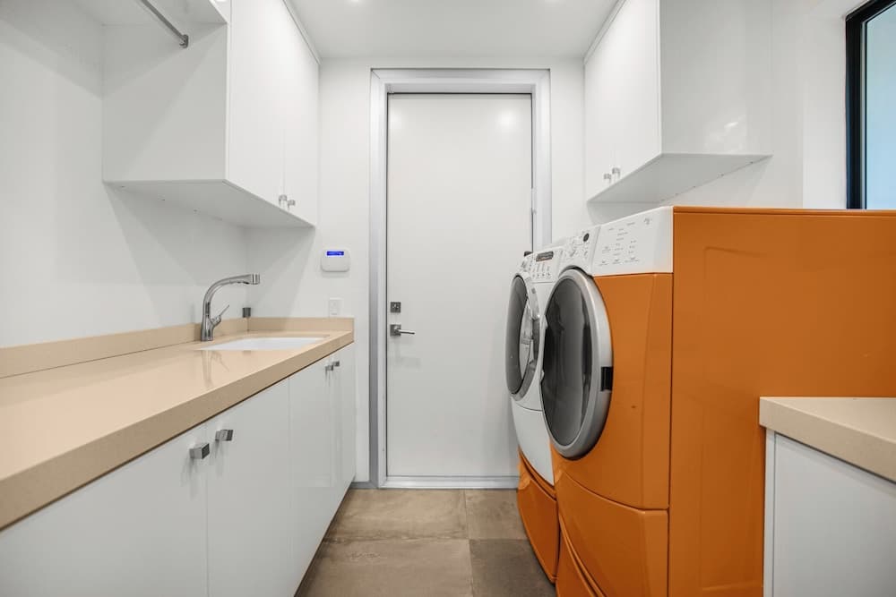 Louise Modern - Image 52