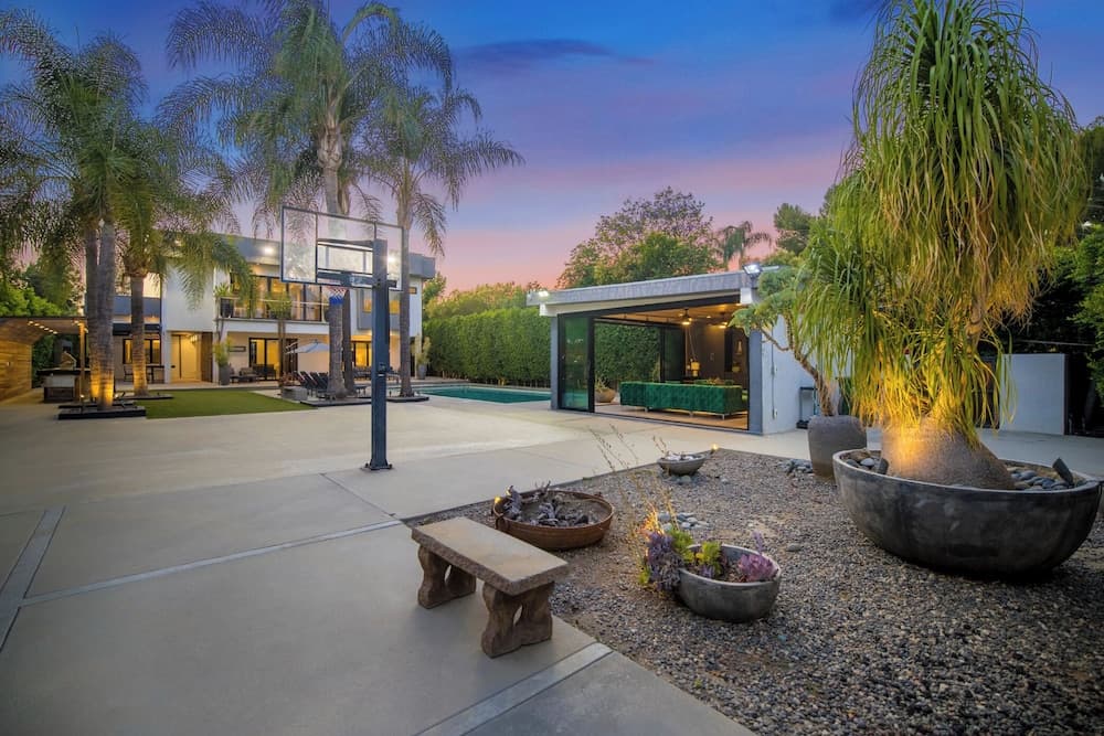 Louise Modern - Image 58