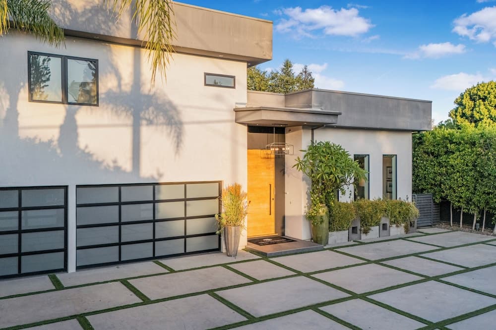 Louise Modern - Image 63